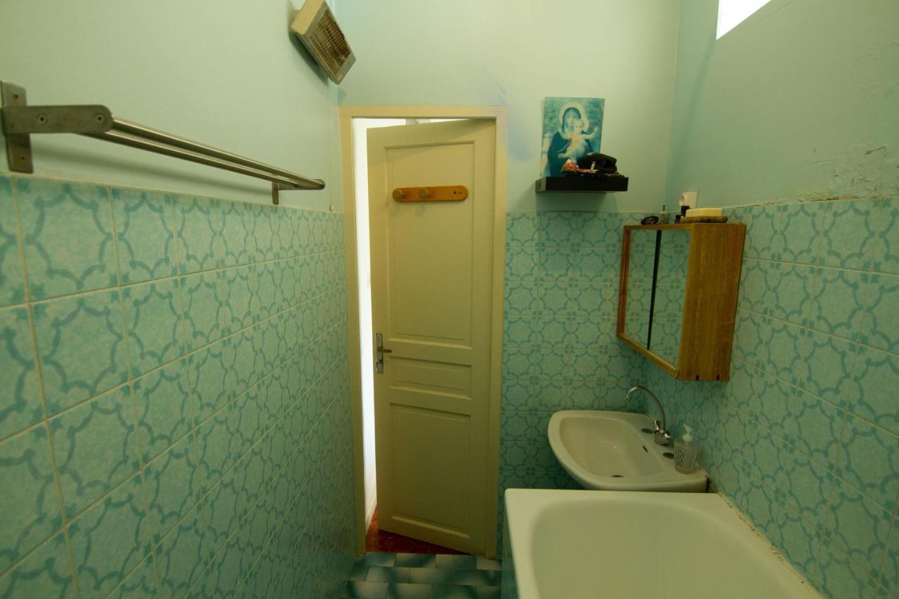 Jolie Chambre Dans Appartement Cosy En Plein Centre Marsella Exterior foto